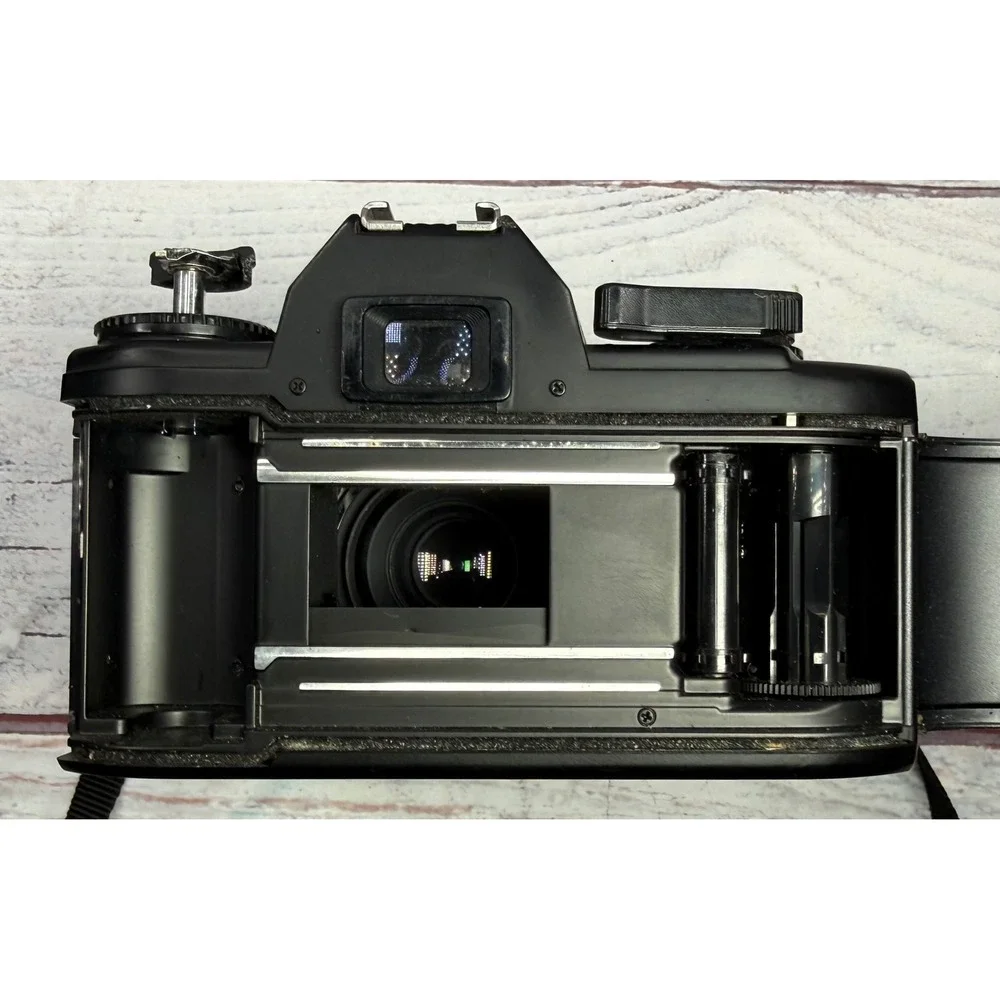 Nikon EM 35mm SLR Film Camera with Albinar ADG 80-200mm f3.9 Macro ZoomLens READ